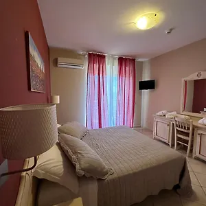 Hotel apartamentowy Le Residenze Di Santa Costanza - Le Dimore